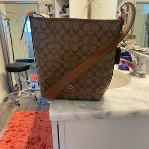 Coach medium crossbody